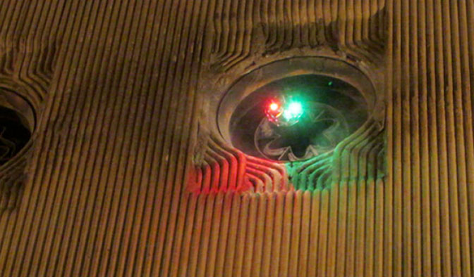 大型ボイラーの内部