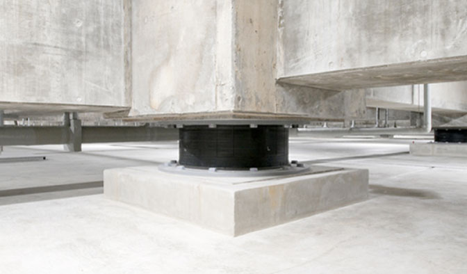 ビルの地下ピット